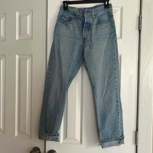 Levi’s 501 classic light wash jeans 26